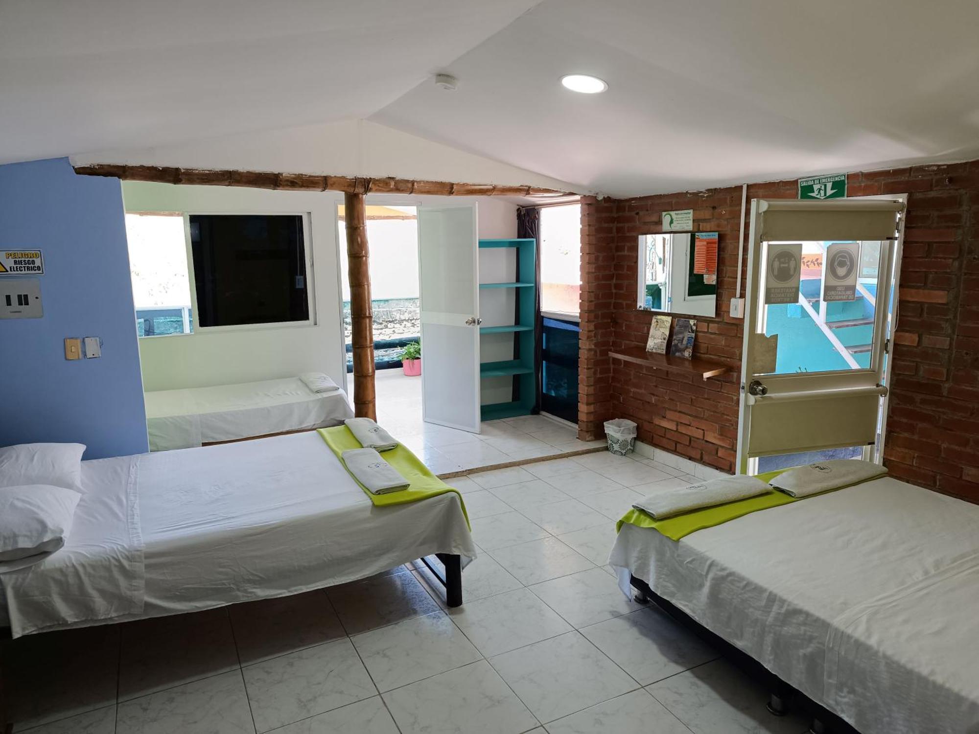 Tayrona Colors Hostel Taganga Exterior photo